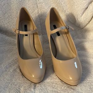 Beige Patent Leather Shoes